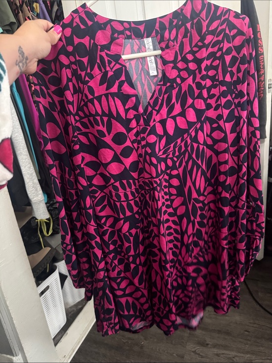 Dear Scarlett Tops - Women's Pink and darker Blue Printed V-Neck Tunic Top